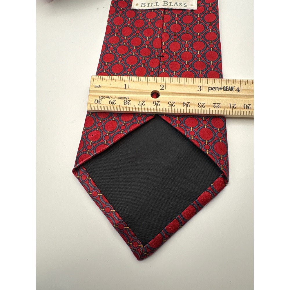 Bill Blass Mens Silk Necktie Red Navy Blue Gold Geometric Chain Link Pattern - Picture 5 of 5